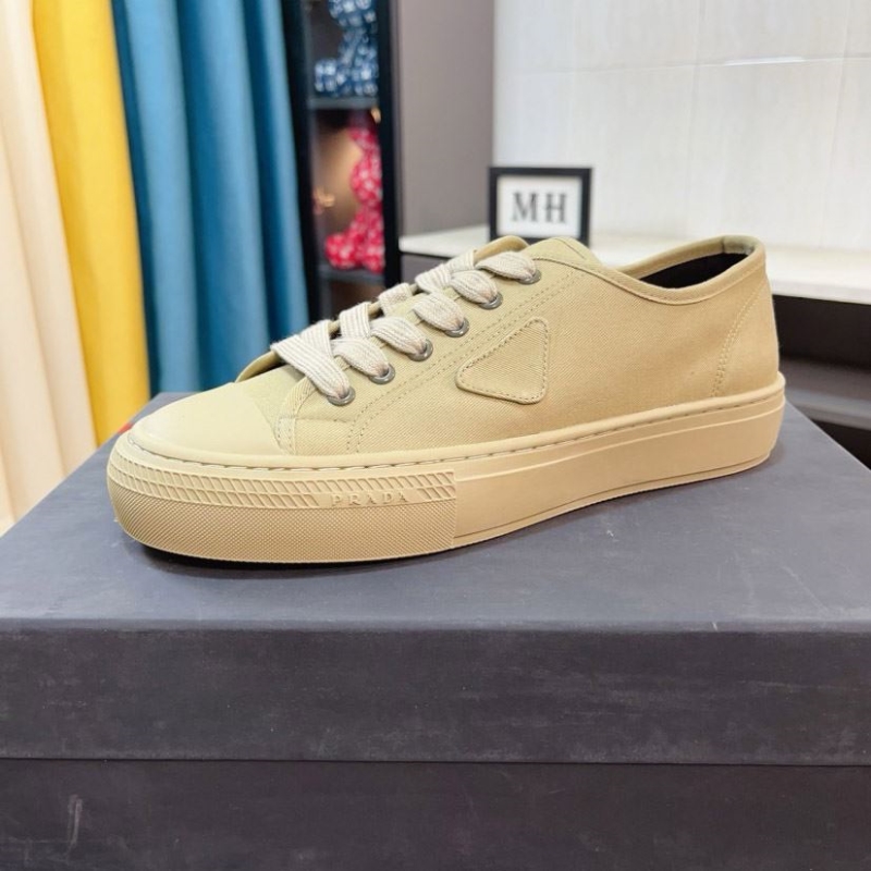 Pra*a casual shoes
